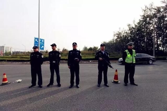 【节日我在岗】以劳动者的名义将平安守护进行