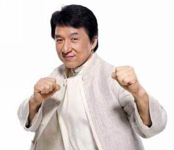 成家班旗号被利用行骗,成龙在线打假:大家小心