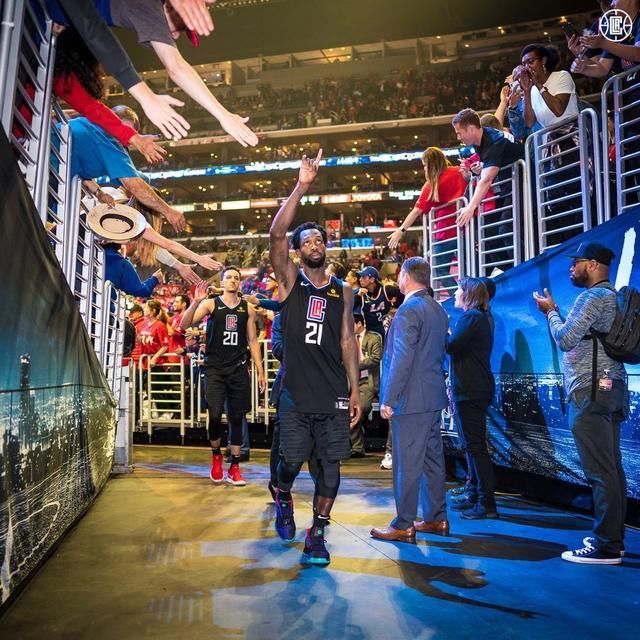 杜兰特贝弗利场上缠斗,赛后拥抱--这才是篮球最