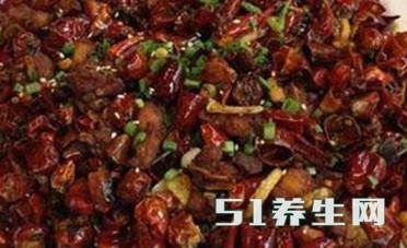 曾经的农村一霸“洋辣子”，现在成为餐桌美食，中国吃货太牛了！