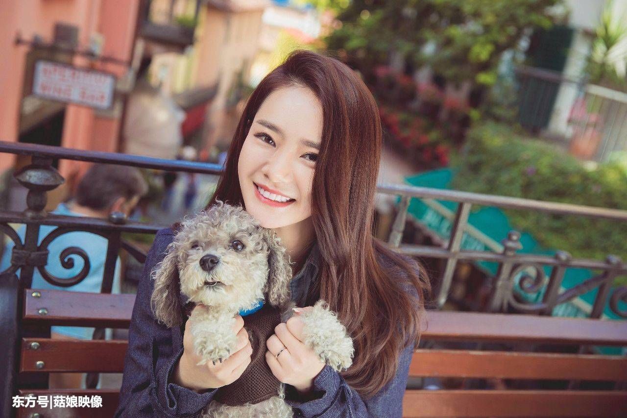 戚薇微博为德国队加油助威,网友:跟7哥一起看