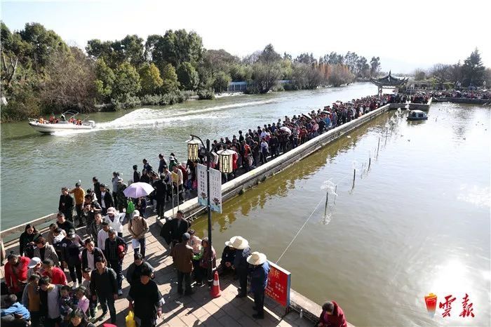 说好的过年昆明变空城呢?城里城外……分分钟被这场面惊呆了