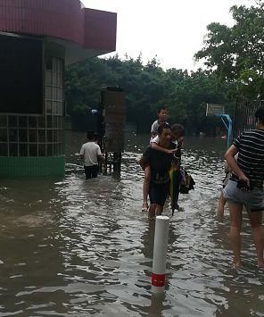 暴雨来袭，白云多地水浸，他们冲在第一线