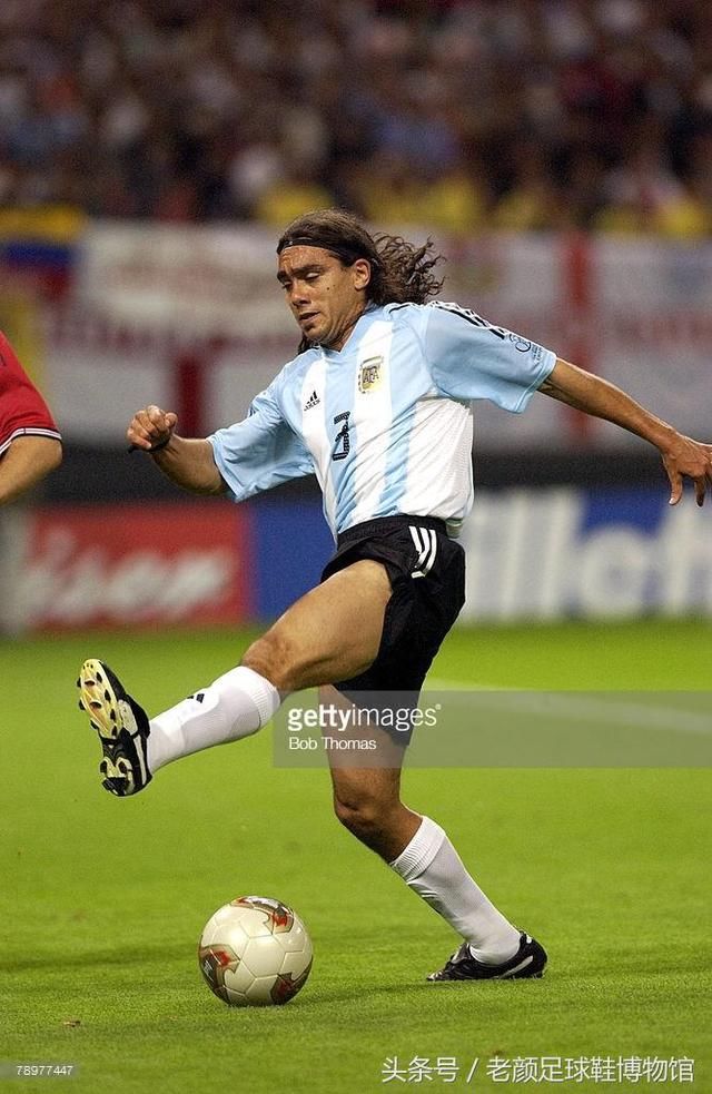 2002韩日世界杯足球回顾,黑马lotto一鸣惊人,小