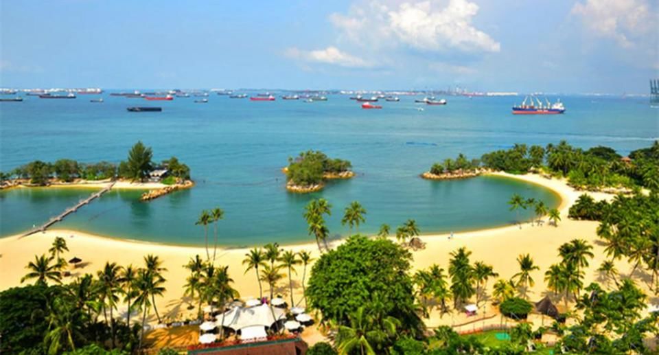 站在新加坡“圣淘沙岛”上，谁在“窥视”我们美丽的南海!