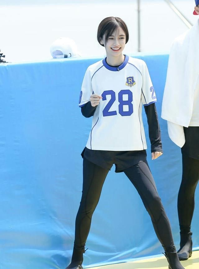 Angelababy《跑男》黑长直造型,网友们一致好