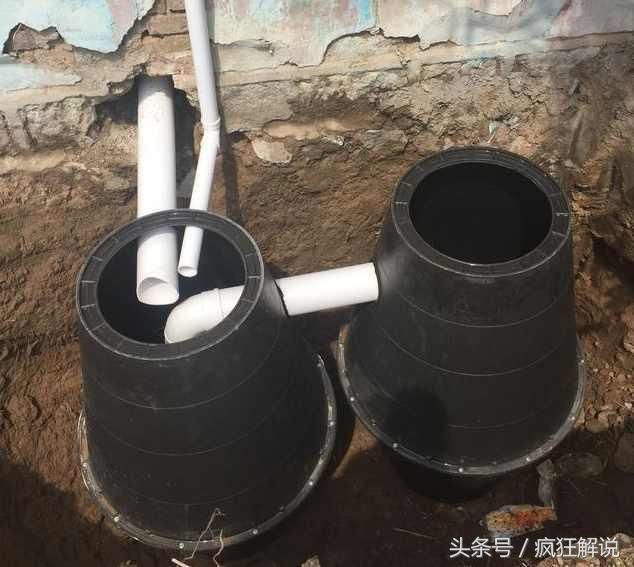 两个桶解决农村厕所改造难题,这个方法在你们