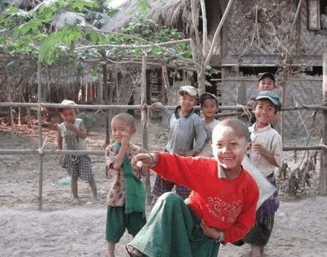 实拍缅甸农村:看看当地人如何生活?大部分人都