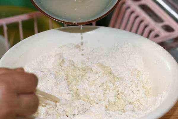 一斤面粉配多少水和面 t0125fcaf2ec26dad24.jpg