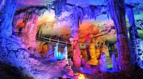 贵州旅游景点:铜仁九龙洞、遵义娄山关、毕节草海