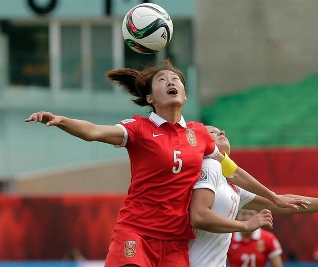 中国女足数次夺冠,已踢进法国世界杯!网友:男足