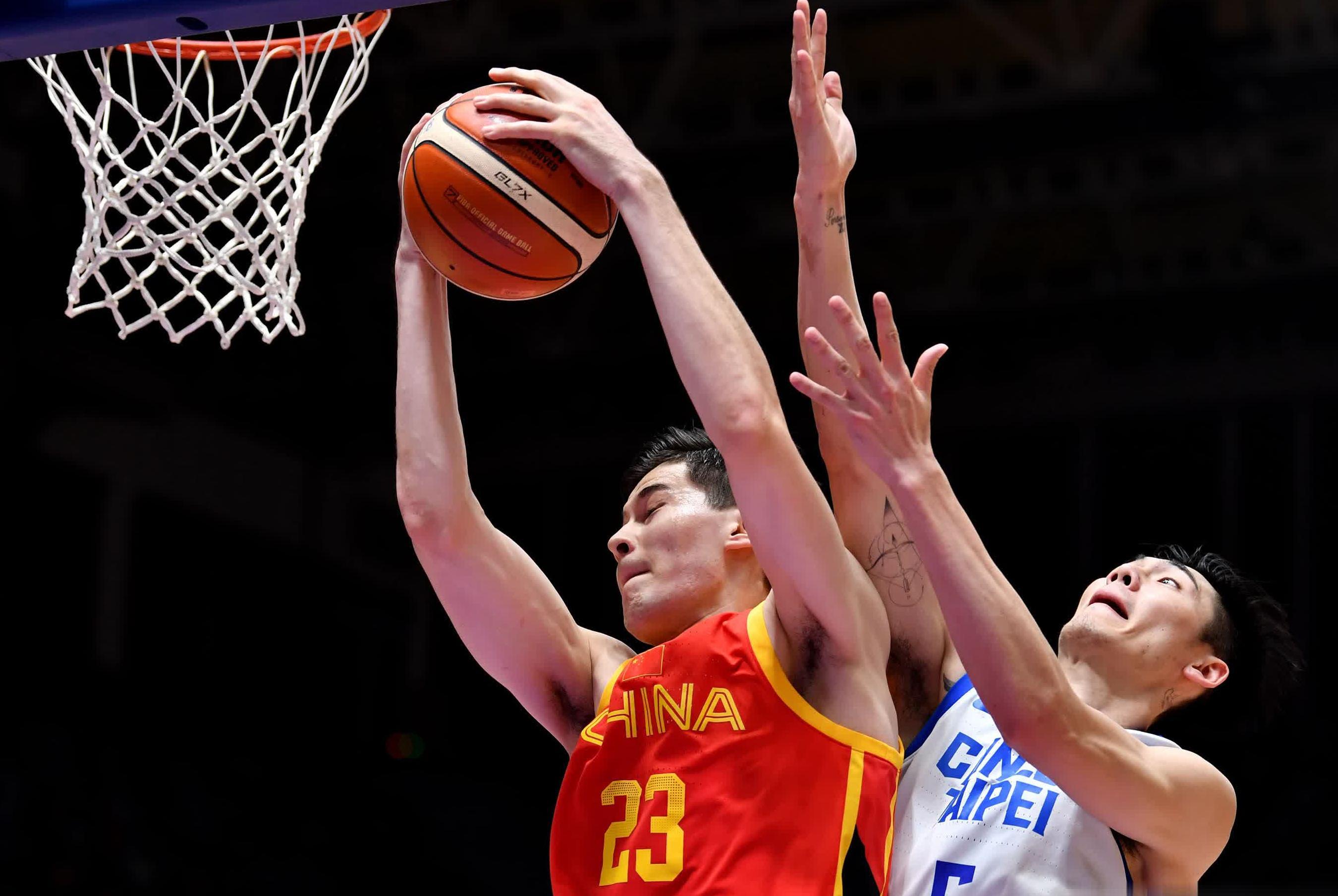 雅加达亚运会男篮半决赛 中国队86比63胜中国