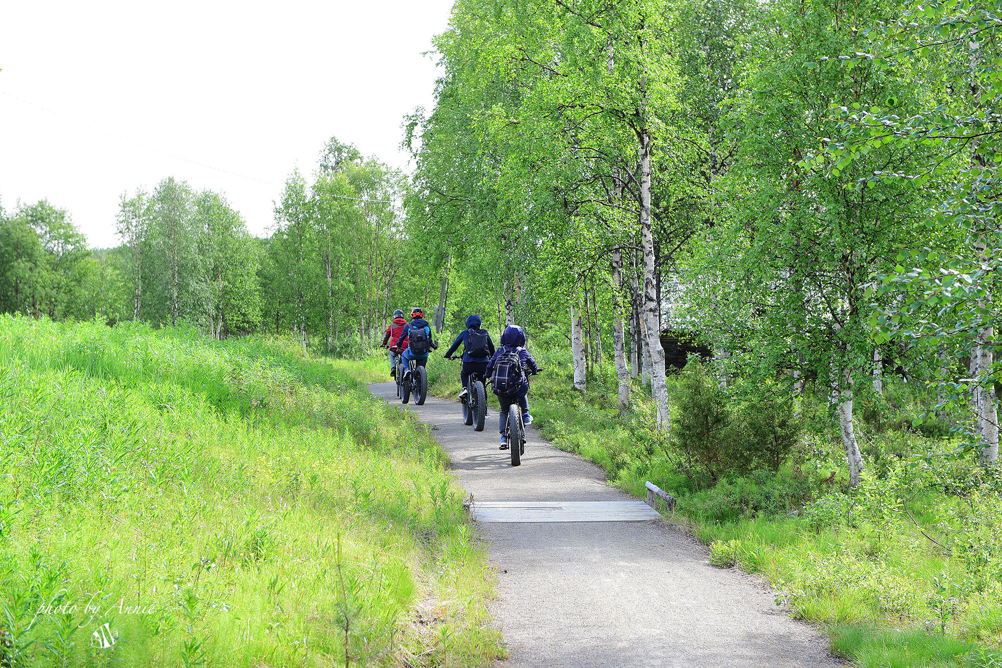 震惊:1100个当地人，2.3万个床位，每年30万游客，怎么做到的?