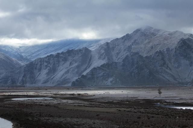 它是世上最高河流之一，全程流淌在3000米以上，风景奇特物种珍稀