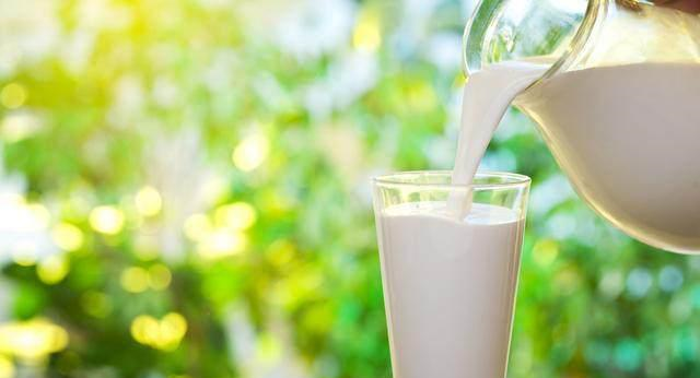 糖尿病患者可以喝牛奶,别听信谣言,饮用低脂或