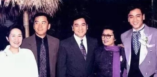 尔冬升犀利点评引争议，被网友扒家底，姜大卫秦沛是其亲兄弟