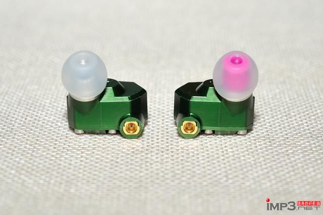 用料扎实音质优秀,CFA单边5单元动铁耳机绿仙