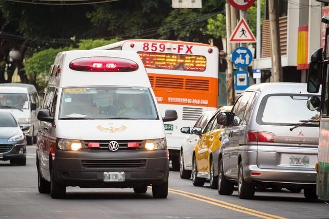 当私家车与军、警车发生了交通事故该如何处理？幸亏早知道了