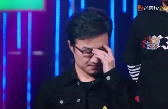 澳门金沙网站:当洪涛念出第三名张韶涵的名字时 澳门金沙网站:当洪涛念出第三名张韶涵的名字时