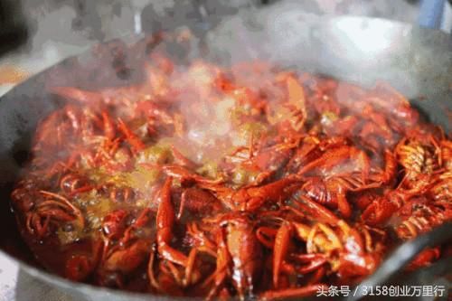 俄罗斯世界杯,小龙虾店要怎么吸引顾客?