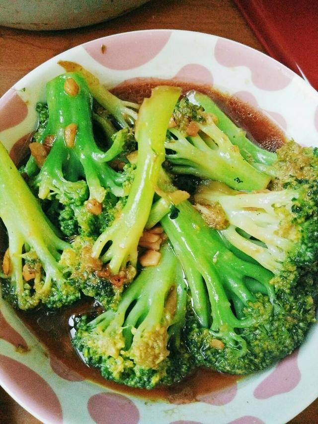 蚝油炒什么菜用怎么用 t012862154c5194f1ba.jpg