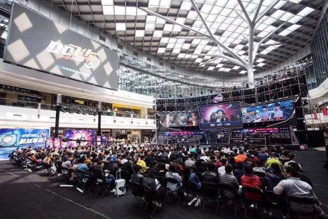 RNG等20家明星俱乐部齐聚上海,点燃QQ飞车手