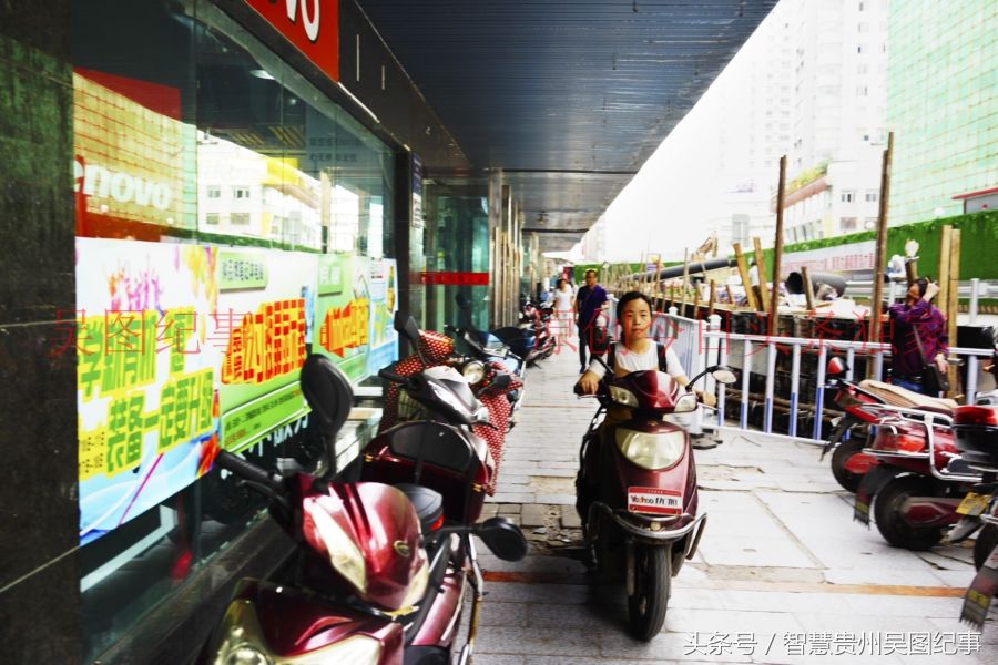 贵阳人民大道建设如火如荼,一条宽敞的大道在向人们走来