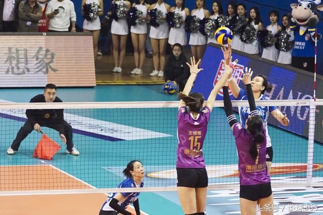 李盈莹状态不佳,天津女排0:3客负上海女排,双方