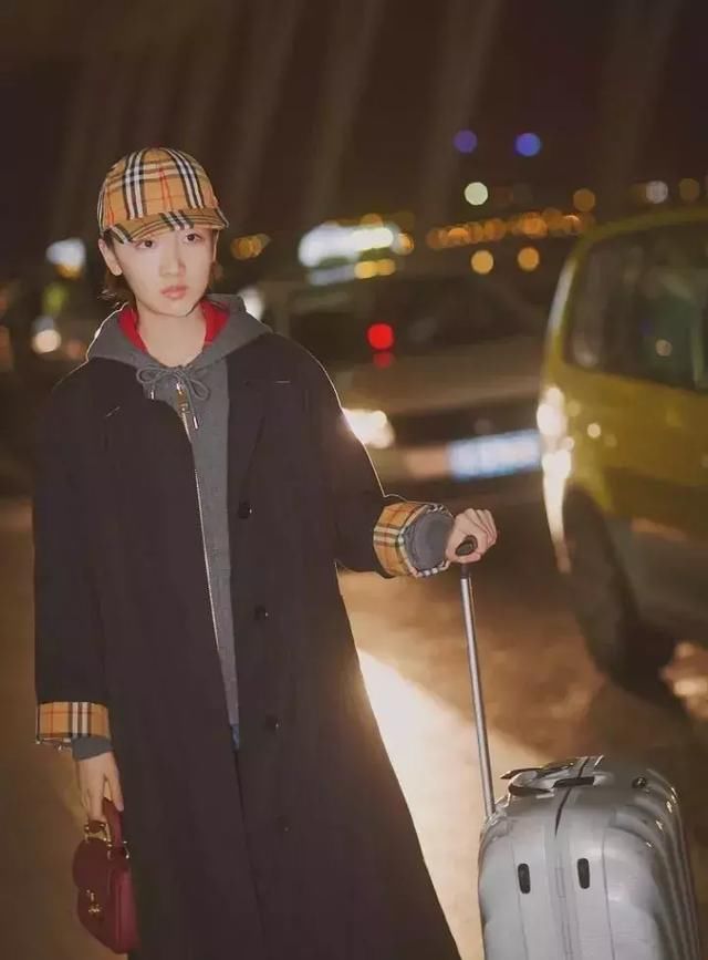 18年流行穿男票的衣服,这样搭才够潮!