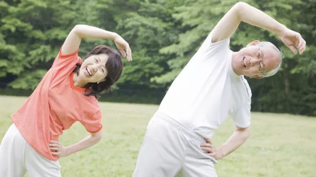 红酒、陈醋、木耳不能软化血管!靠谱的做法是这 4 招