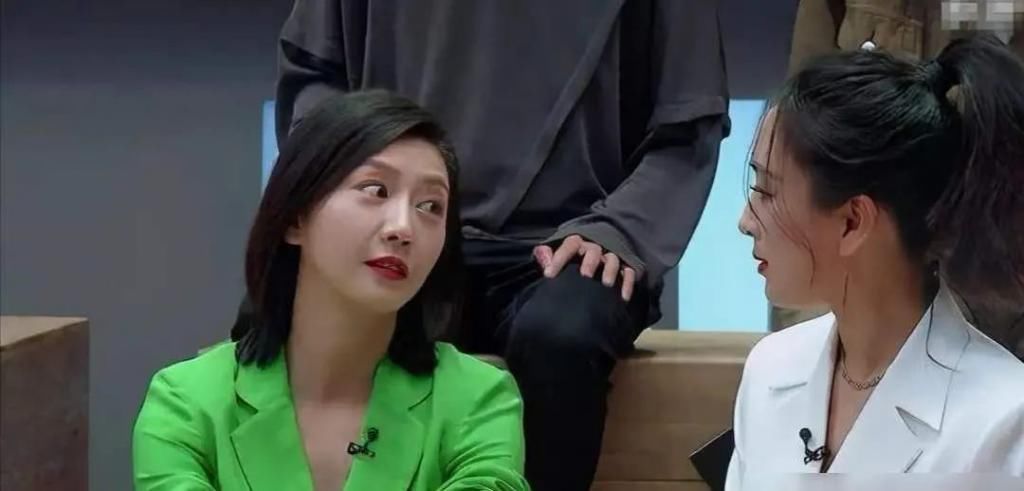小彩旗晏子东拔丝吻引热议,唐一菲遭恶意剪辑,节目组如何回应?