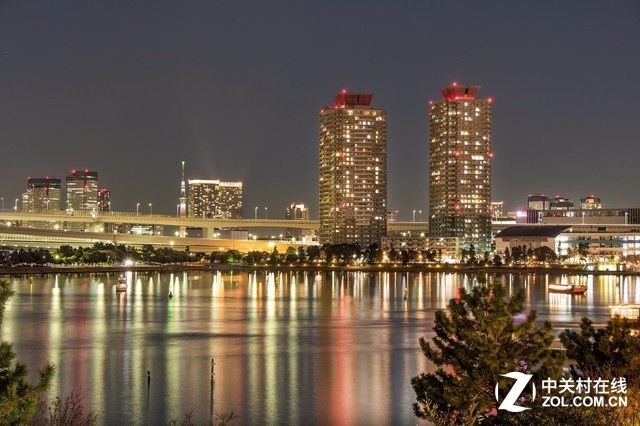 大C游世界 经典构图下的港湾夜景和烟花