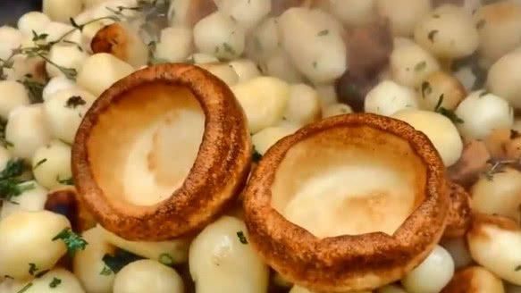 原来在国外也能吃到这么美味的小吃，1份2个人吃都能吃饱份量很足