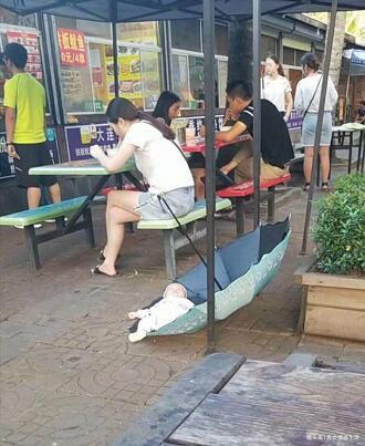 六年级男生作文:我是移动公司充话费送的!不是