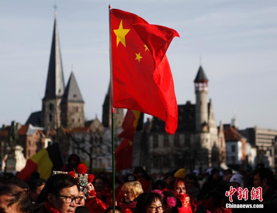 比利时华侨华人举行盛大春节巡游