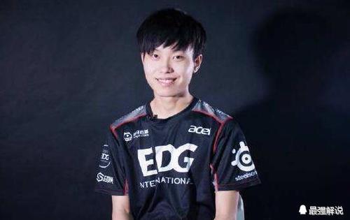 回来的上单中,姿态混得最好,而他却自暴自弃葬