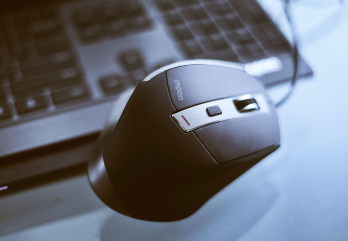 正在阅读:办公键鼠都是刻板不变?雷柏MT980无