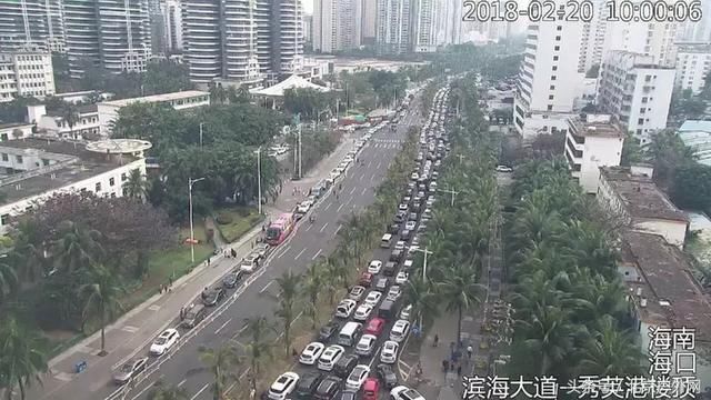 海南发生了什么？1万辆车滞留街头车主吃睡在路边