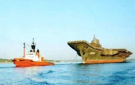 中国的航空母舰有多少人