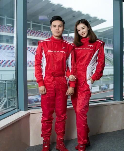 郭富城刚获二胎千金,熊黛林便晒出双胞胎女儿