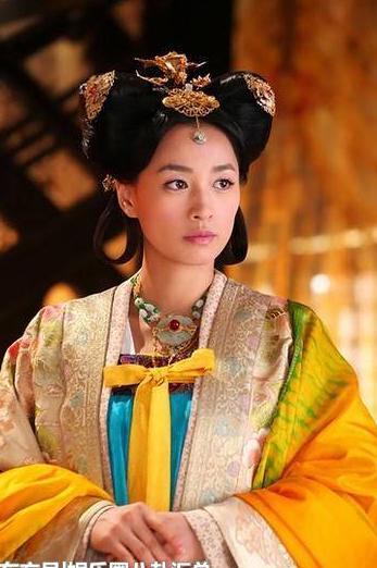 于正7年前的电视剧,杨幂佟丽娅演配角,女主是