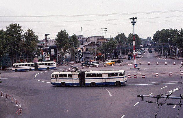 老照片:1983年湖北武汉街景 - qwe08828 - qwe08828的博客 老照片:1983年湖北武汉街景 - qwe08828 - qwe08828的博客