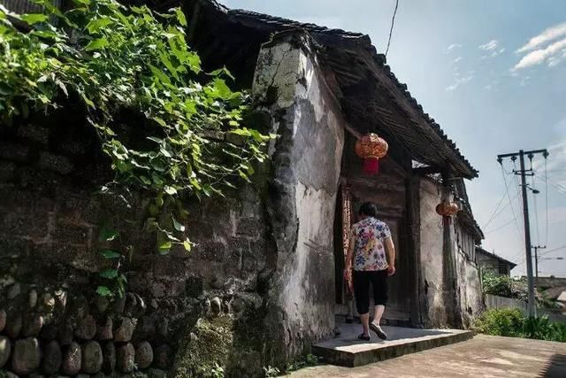 人间四月芳菲尽,古镇深巷炊烟袅 成都周边最冷门的5个古镇