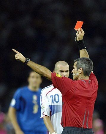 世界杯决赛红牌让齐达内痛失球王?他要强于