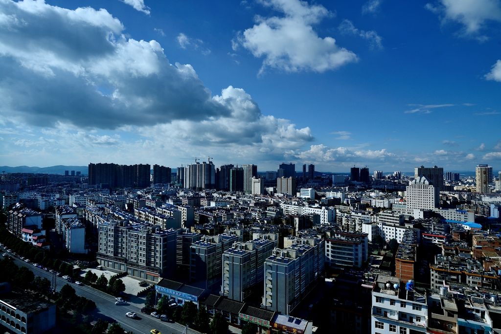 云南的一个地级市,比昆明、昭通还要大,综合实