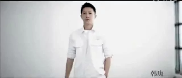 范丞丞未受姐姐新闻影响 范丞丞韩庚张艺兴合体拍杂志封面