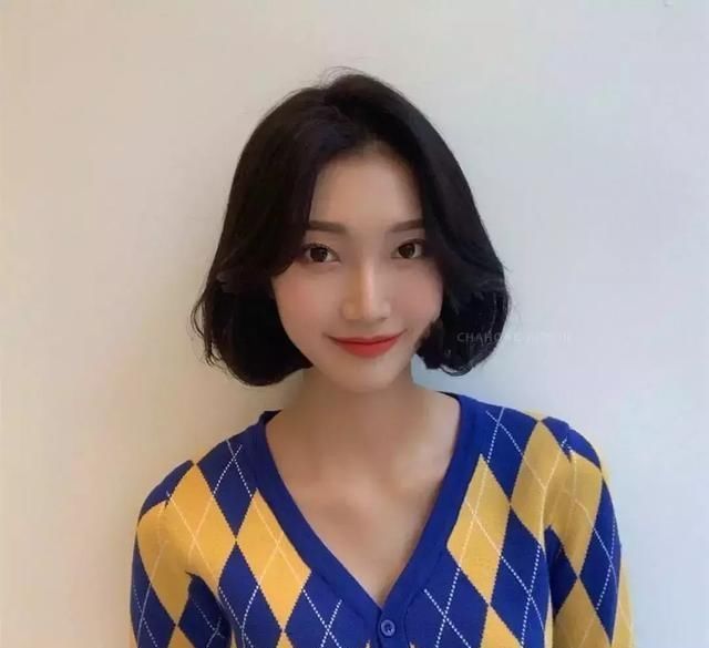剪短发的女星 t012ce9d4936156cd8a.jpg