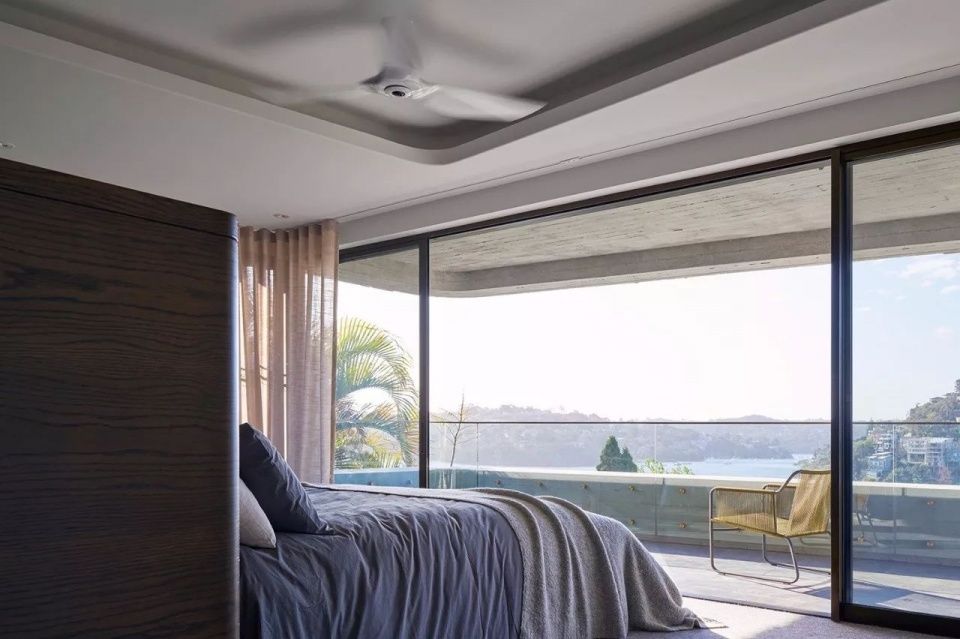 靠山, 这栋像用书盖起来的房子超级有灵气