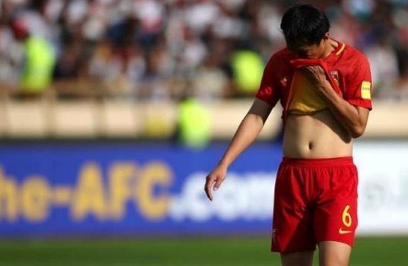 尴尬!国足继白斩鸡之后连得新外号,昔日央视解