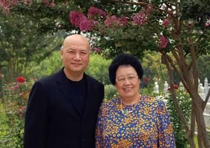娱乐圈最富有的五大明星，别墅、跑车都是最低配置！